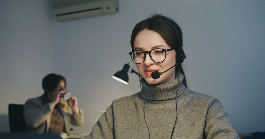 Callcenter Agent mit Headset